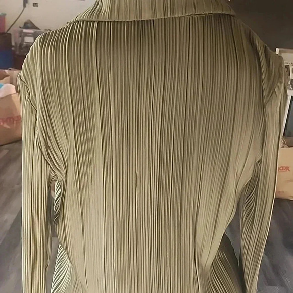 ELIE TAHARI RIBBED BUTTON FRONT BLOUSE SIZE S - Picture 4 of 5